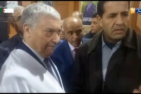 مواطن يعاتب بن فليس لعدم حضوره جنازة والده..وبن فليس يعده بإرسال تعزية