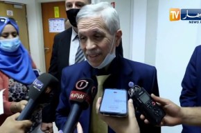 وزير الإنتقال الطاقوي والطاقات المتجددة في لقاء مع الحركات الجمعوية