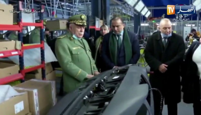 وفد من لجنة الدفاع بالمجلس الشعبي الوطني في زيارة إلى الشركة الوطنية “مرسيدس بنز”