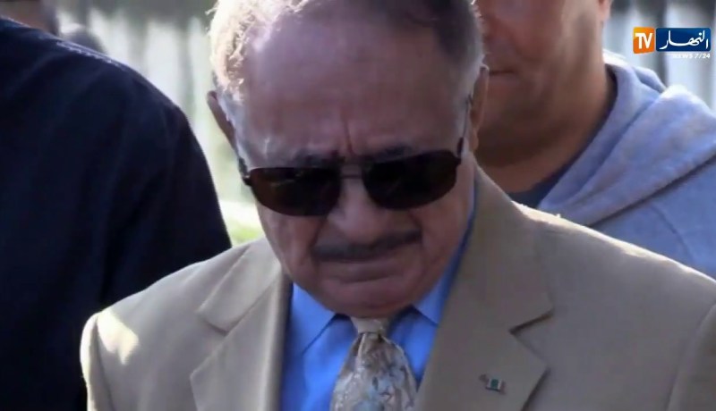 العاصمة/ شخصيات وطنية تزور قبر الراحل “قايد صالح” للترحم عليه