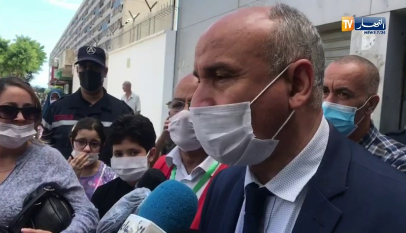 الوالي المنتدب للمقاطعة الإدارية للدار البيضاء والهلال الأحمر وجمعية البركة يوزعون 10 آلاف كمامة