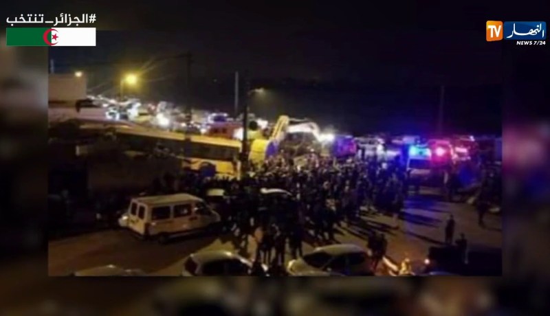 البليدة/ أربعة قتلى وجريحان في إصطدام عنيف بين حافلة لنقل الطلبة وسيارة ببوقرة