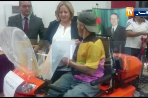 تيزي وزو.. وزيرة التضامن تشرف علي عملية توزيع أجهزة وكراسي متحركة لفائدة ذوي الإحتياجات الخاصة