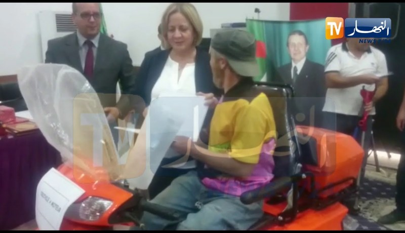 تيزي وزو.. وزيرة التضامن تشرف علي عملية توزيع أجهزة وكراسي متحركة لفائدة ذوي الإحتياجات الخاصة