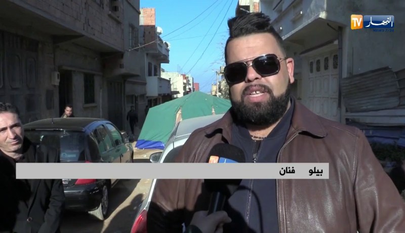 أصدقاء الفنان هواري المنار يقدمون التعازي لعائلته