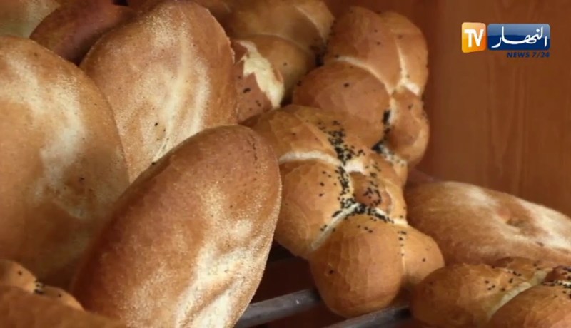 تأجيل العمل بمراسيم تحديد أسعار الدقيق والخبز وأسعار سميد القمح الصلب