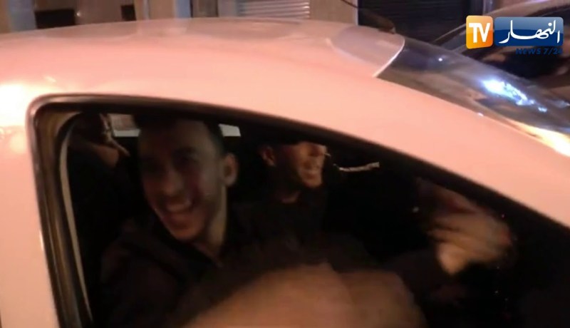 فرحة عارمة في شوارع سكيكدة بعد إعلان الرئيس بوتفليقة عدم ترشحه