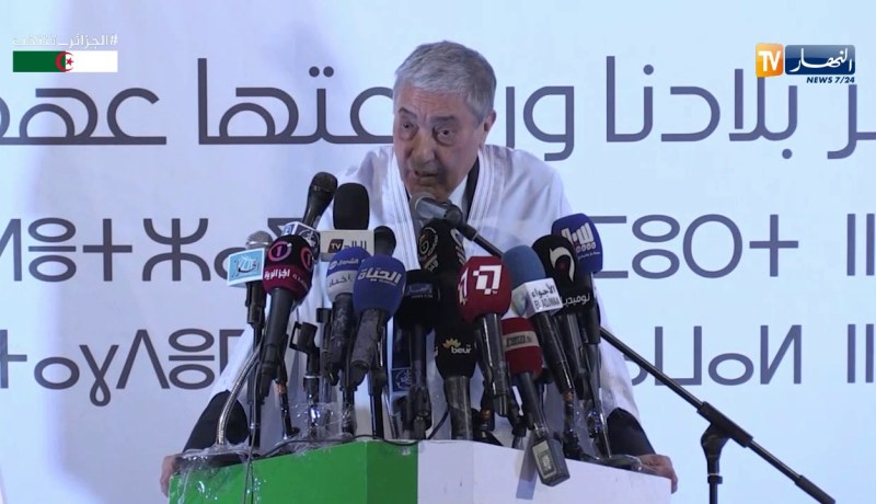 بن فليس: “حكومتي تتحاسب كل أسبوع أمام البرلمان.. والشعب يتفرج”