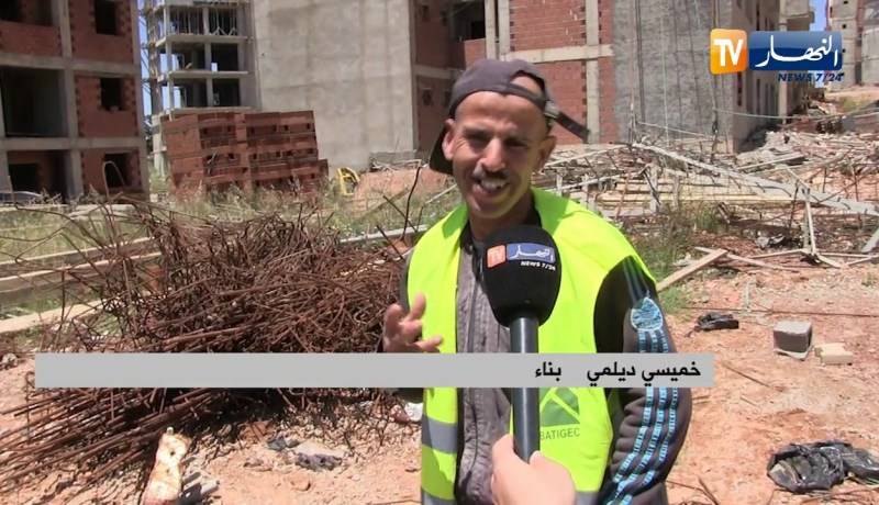 مجتمع: البنّاء.. مهنة تتغلب على مشقة الصيام في عز الحر