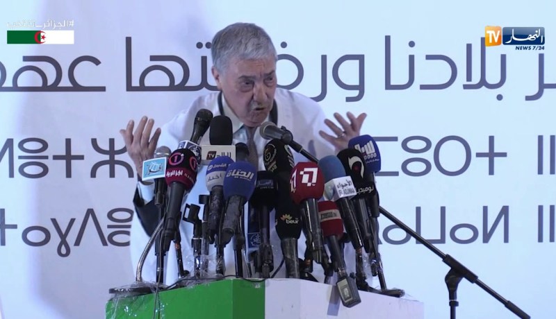 بن فليس: “إطاراتنا هم خزان دولتنا..ومنارة الجزائر”