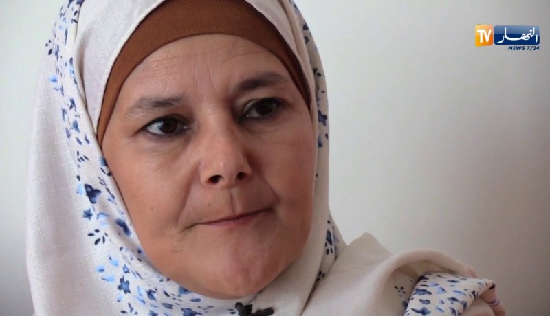 فن/ “حلم يتأرجح بين العشرين والأربعين”..تجربة في عالم الأدب بين فتاة ووالدتها