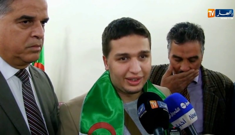 جيجل/ تكريم “نضال عيمن” ممثل الجزائر في مسابقة منشد الشارقة