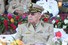 دفاع: الفريق أحمد قايد صالح في زيارة عمل وتفتيش للناحية العسكرية الثانية