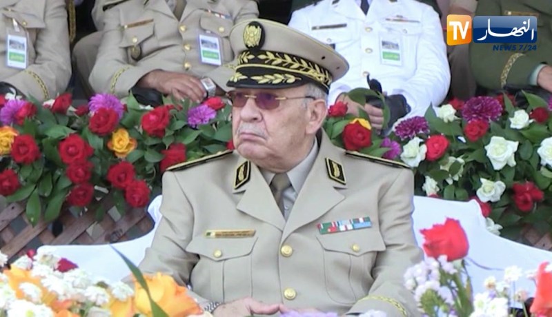 دفاع: الفريق أحمد قايد صالح في زيارة عمل وتفتيش للناحية العسكرية الثانية