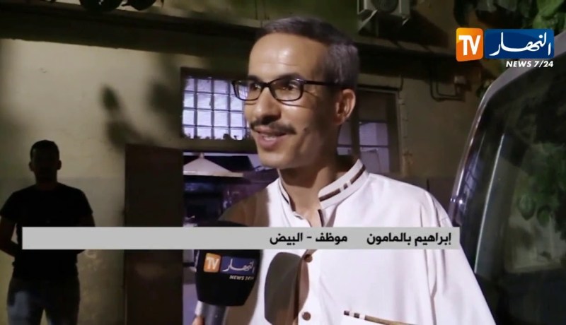 البيض/ مواطنون يحافظون على عادة شوي ربع الأضحية بالفرن التقليدي