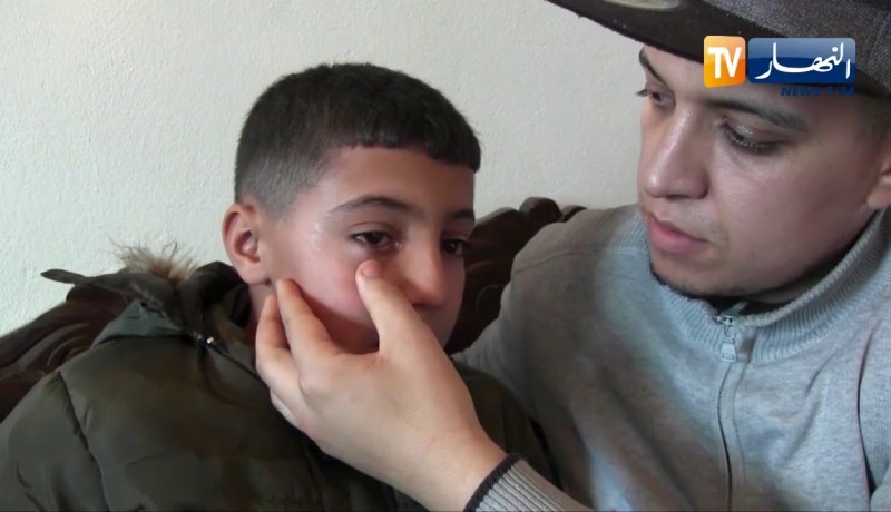 عين تلميذ تفرز قطعا ورقية .. حالة نادرة عجز الأطباء عن تشخيصها في أم البواقي