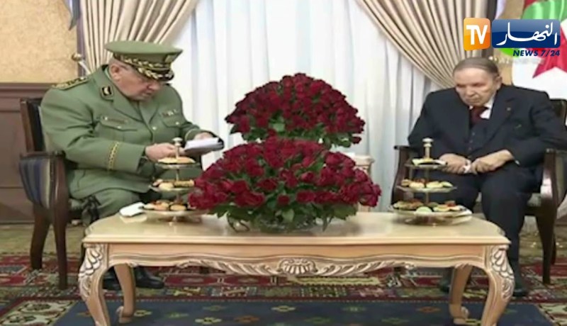 الرئيس بوتفليقة يستقبل عددا من المسؤولين لإيجاد سبل لإنتقال سلس للسلطة