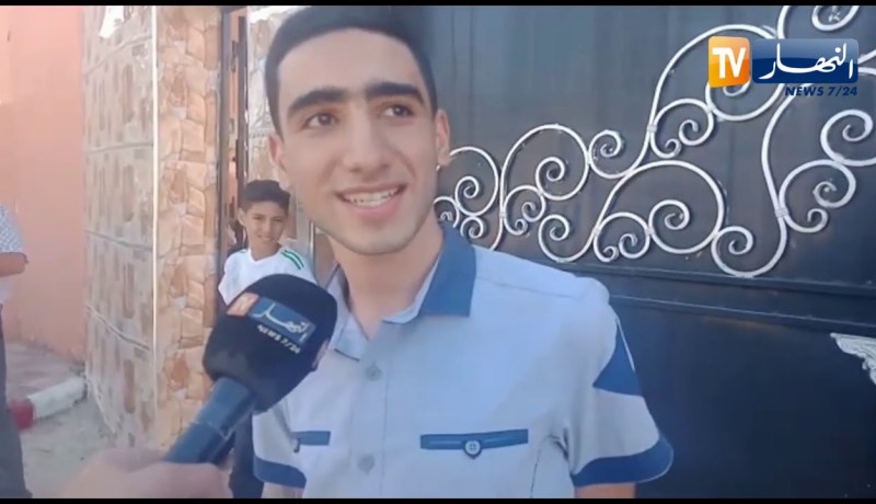 “متحصل على أعلى معدل وطنيا في الباك..”عيطلي الوزير وقالي أنت الأول في الجزائر