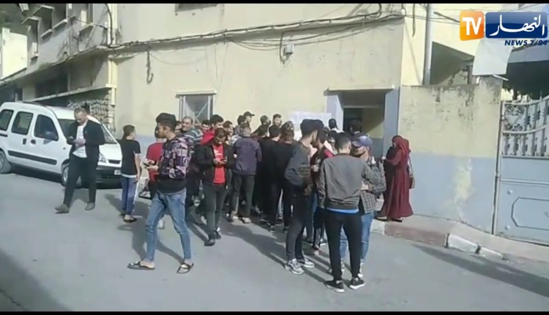 بجاية: شاهد لحظة نشر قوائم الناجحين في البكالوريا بثانويات الولاية