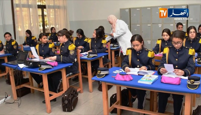 دفاع/ الفريق “أحمد قايد صالح” يواصل زيارته للناحية العسكرية الثانية بوهران