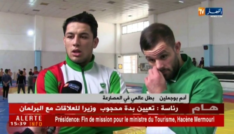 الشقيقين بوجملين بطلين يشرفان الجزائر في المصارعة رغم نقص الإمكانيات