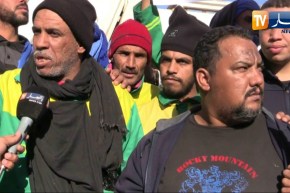 بشار: عمال “ساورة نت” يحتجون أمام مقر الولاية