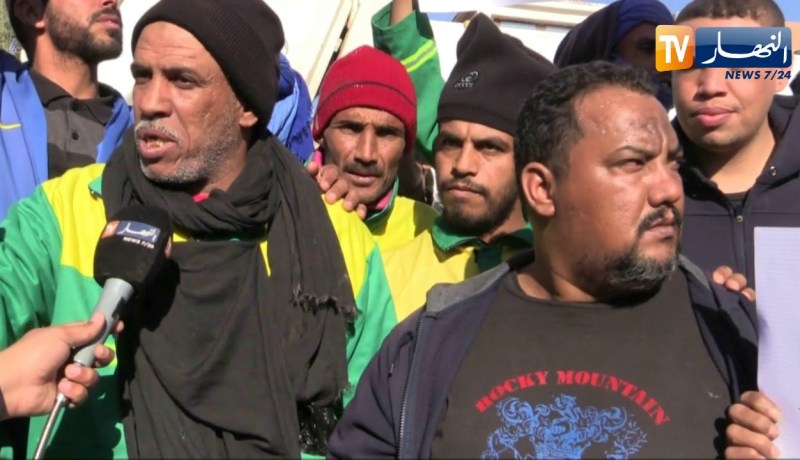 بشار: عمال “ساورة نت” يحتجون أمام مقر الولاية