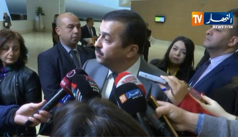 وزير الطاقة : ” نبحث عن المشاريع الحقيقية التي تأتي بالفائدة للجزائر !! “