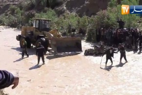 العثور على سيارة عالقة بواد بوسعادة مع تواصل عملية البحث عن المفقود الثالث