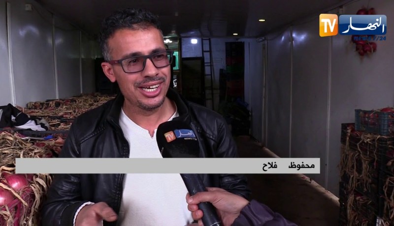 مجتمع: بيع الخضر بالزوائد .. التجار يعللون ورجال الدين يحذرون