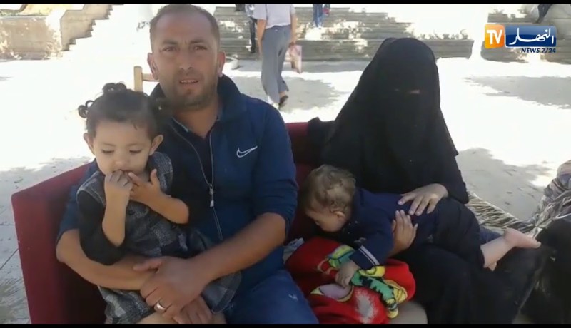 مشهد مؤثر..أب يقيم في الشارع رفقة أبنائه وزوجته يبكي على حالتهم بالقليعة في تيبازة