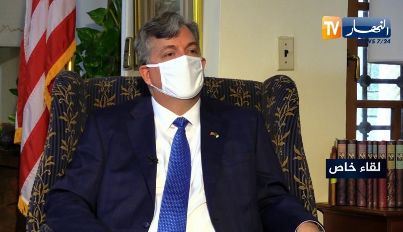 جون ديروشر: تحدثت مع وزير التعليم العالي لزيادة عدد الطلبة الجزائريين في الجامعات الأمريكية