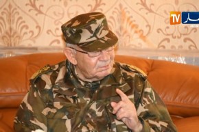 دفاع: الفريق قايد صالح في زيارة عمل وتفتيش إلى وحدات ن.ع.2 بوهران