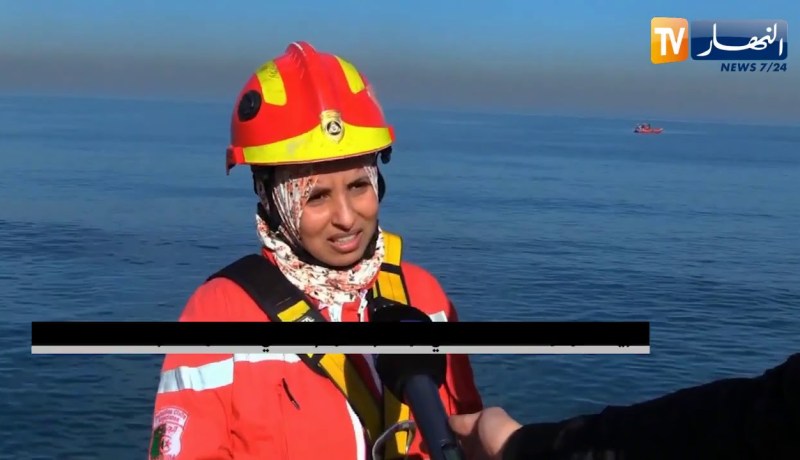 نبيلة .. الوحيدة المشاركة في عملية البحث عن الصيادين المفقودين بمنتزه الصابلات