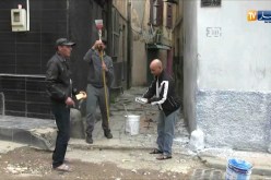 شبان عنابة يقومون بحملة نظافة وطلاء الأحياء.. راكم طالعين