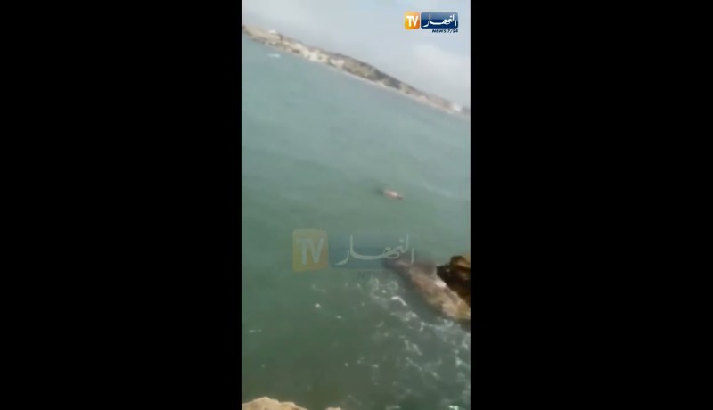 لحظة العثورعلى جثـ.ــة الشاب “سهيل” بشاطئ تارقة بعين تموشنت