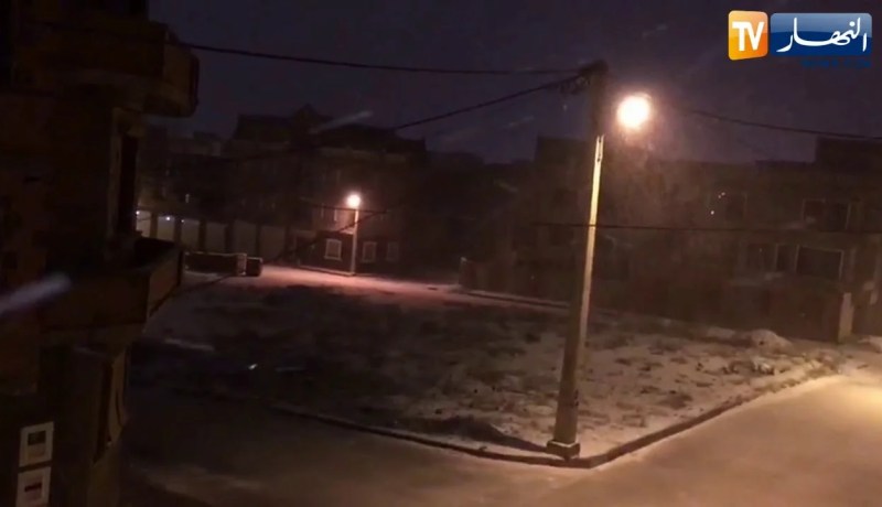 بداية تساقط الثلوج على مدينة برج بوعريريج والمدن المجاورة