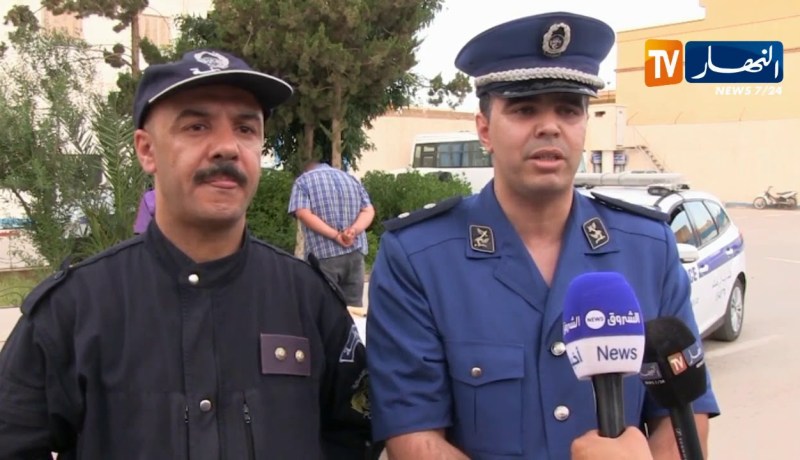 الأغواط: القبض على شخصين متلبسين في إدخال أجوبة البكالوريا للمترشحين