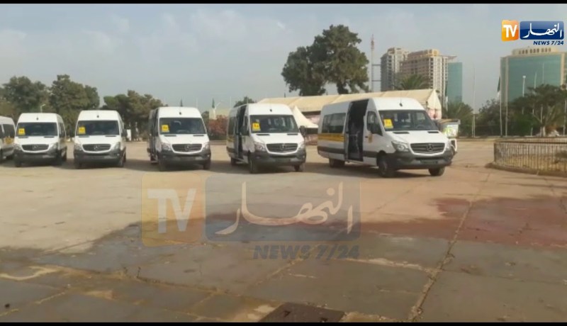 العاصمة: حافلات النقل المدرسي التي سيقدمها وزير الداخلية نور الدين بدوي