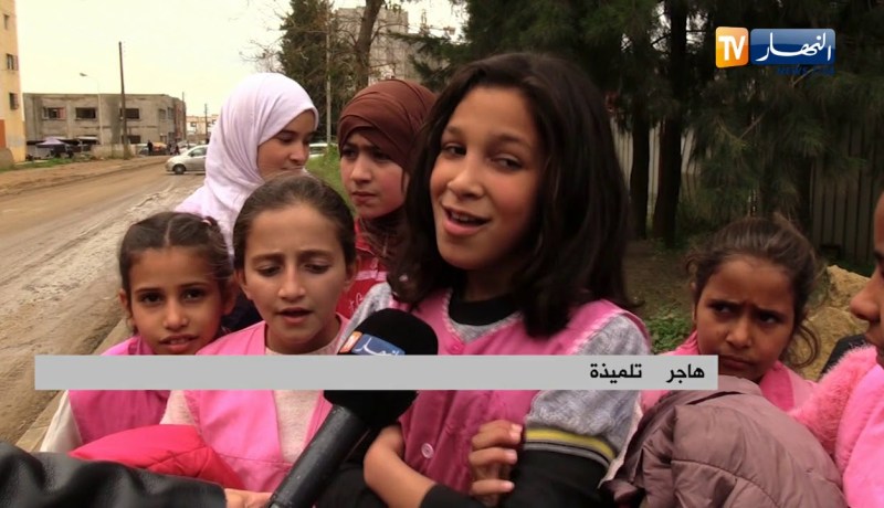 الهاربين و “STOP” وسيلة التلاميذ للوصول إلى المدرسة