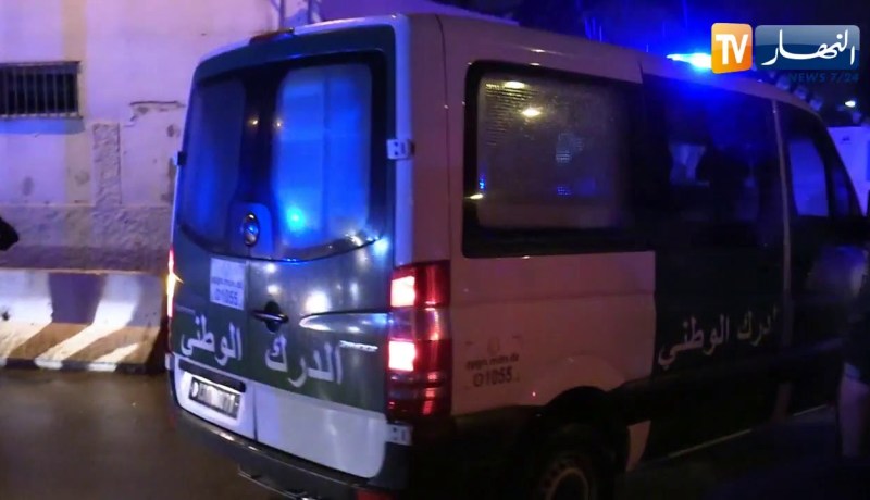 شاهد لحظة دخول أحمد أويحيى إلى سجن الحراش