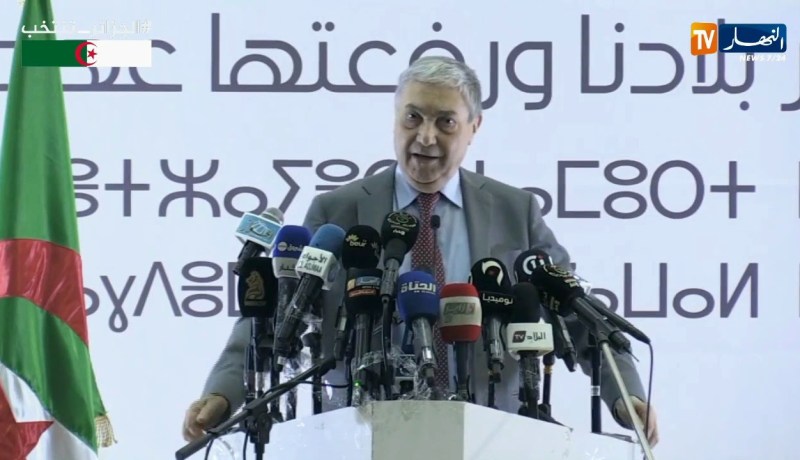 هكذا رثى بن فليس المرحوم “عزالدين الشلفي”..”أبكانا وهو صغير ونحن كبار”