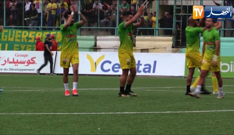 شبيبة القبائل تقرر رسميا فسخ عقد بن يوسف وأوقاسي