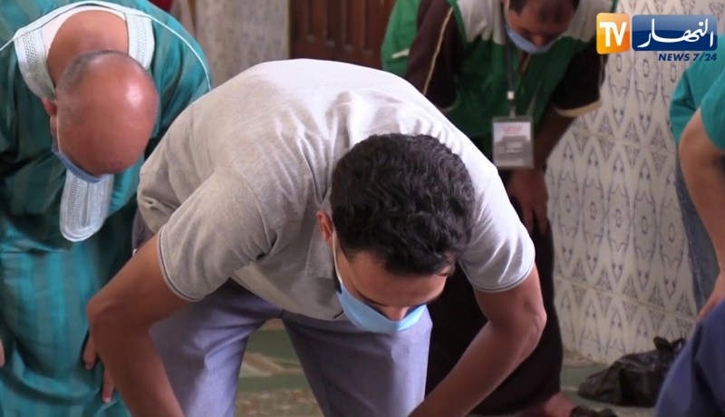 مجتمع: عودة الصلاة في المساجد تدريجيا.. بعد 5 أشهر من التعليق