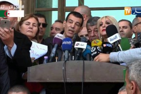 وقفة داعمة للرئاسيات وللتنديد بتدخل البرلمان الأوروبي في شؤون الجزائر