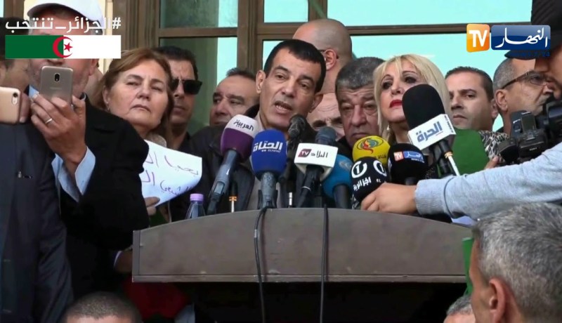 وقفة داعمة للرئاسيات وللتنديد بتدخل البرلمان الأوروبي في شؤون الجزائر