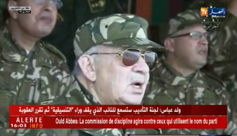 الفريق أحمد قايد صالح يواصل زيارته إلى الناحية العسكرية السادسة بتمنراست