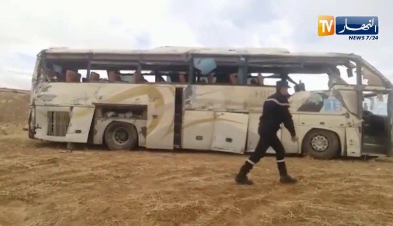 تيارت: 3 قتلى وإصابة 14 أخر في حادث إنقلاب حافلة لنقل المسافرين