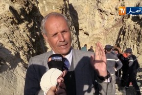 باتنة: إستخراج جثة المرحوم إدريس من داخل الغار بعد إختفاء دام 40 يوما