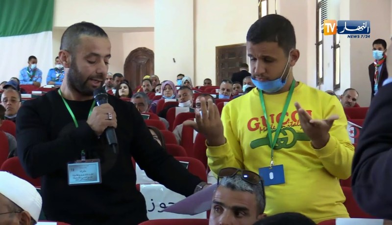 تيسمسيلت: تدخلات فعاليات المجتمع المدني في اللقاء التشاوري مع مستشار الرئيس